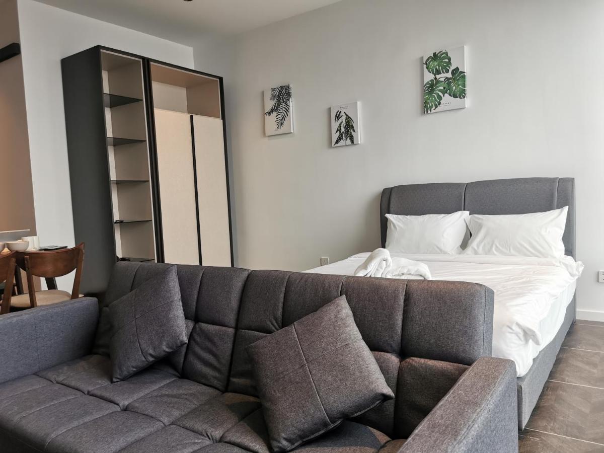 كوالالمبور Scarletz Suites Klcc By De Harlequins Guesthouse المظهر الخارجي الصورة