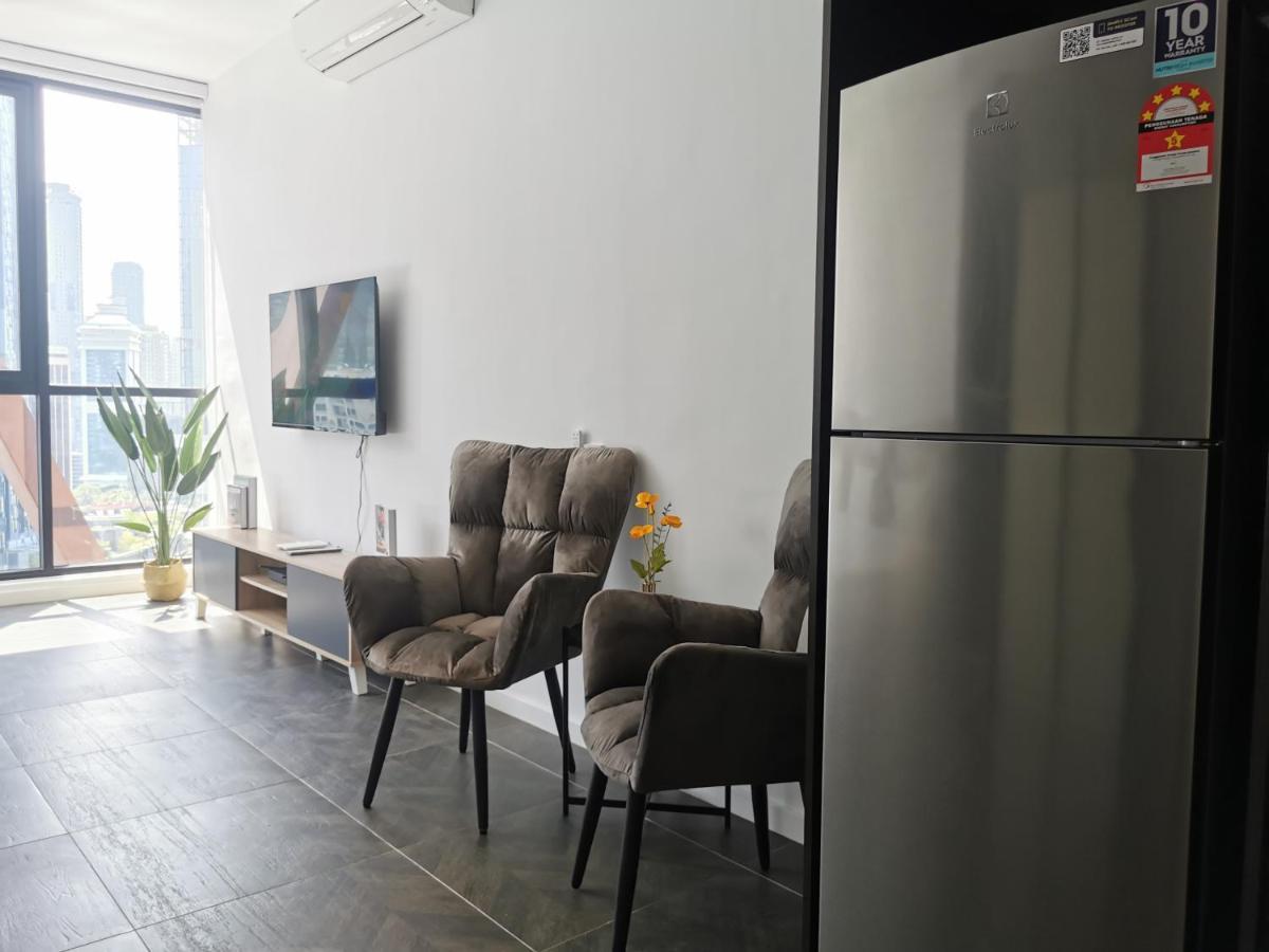 كوالالمبور Scarletz Suites Klcc By De Harlequins Guesthouse المظهر الخارجي الصورة