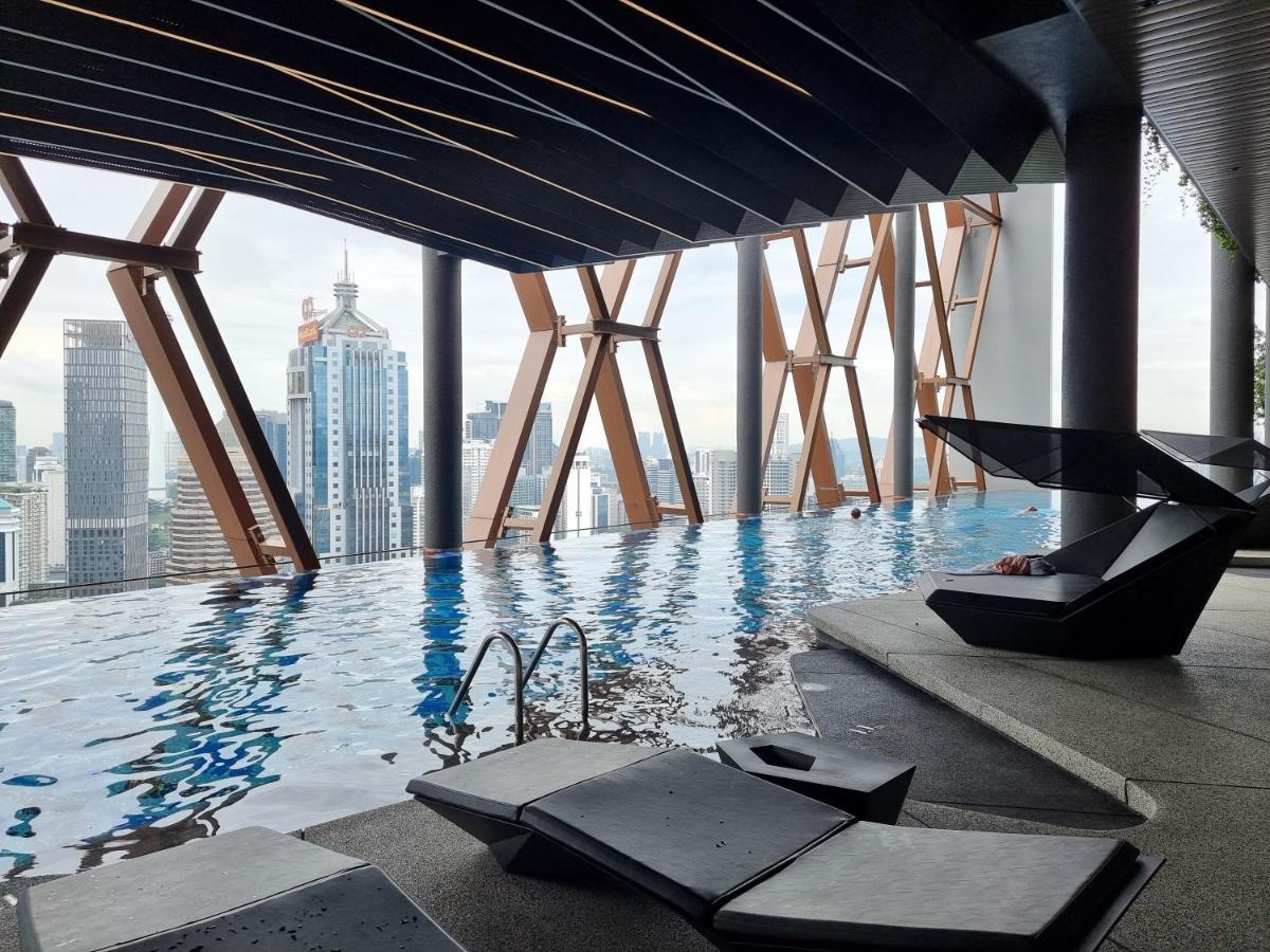 كوالالمبور Scarletz Suites Klcc By De Harlequins Guesthouse المظهر الخارجي الصورة