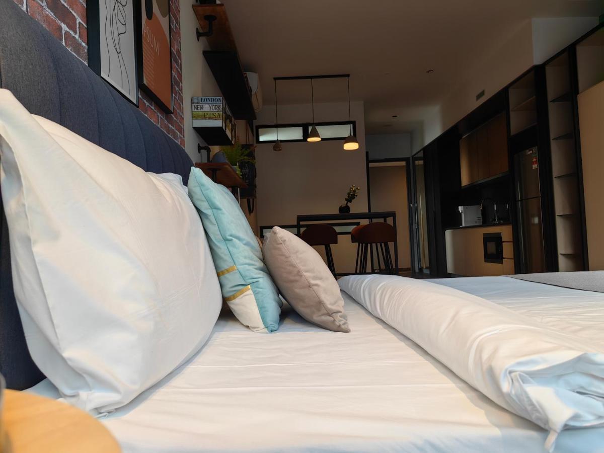 كوالالمبور Scarletz Suites Klcc By De Harlequins Guesthouse المظهر الخارجي الصورة