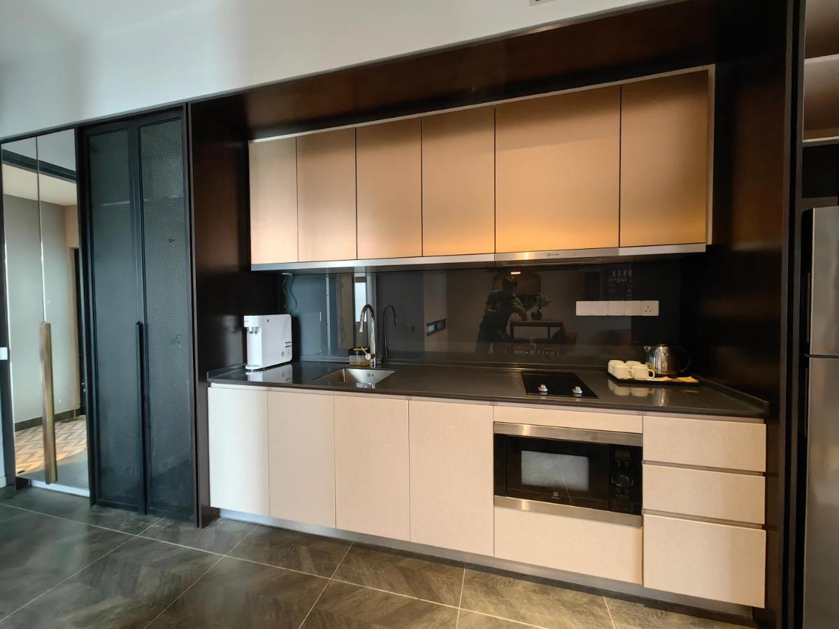 كوالالمبور Scarletz Suites Klcc By De Harlequins Guesthouse المظهر الخارجي الصورة