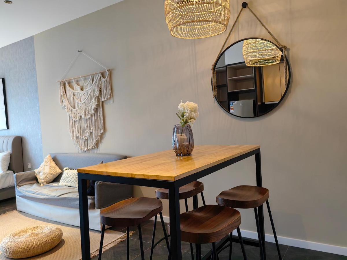 كوالالمبور Scarletz Suites Klcc By De Harlequins Guesthouse المظهر الخارجي الصورة